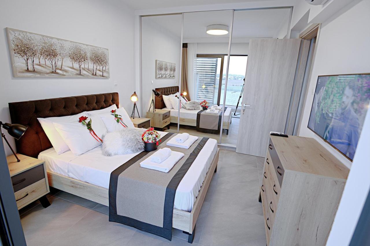Golden Tree Apartment Paralimni Exterior foto