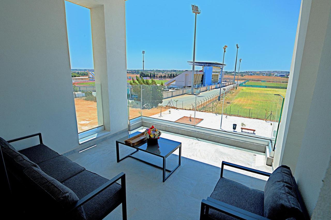 Golden Tree Apartment Paralimni Exterior foto