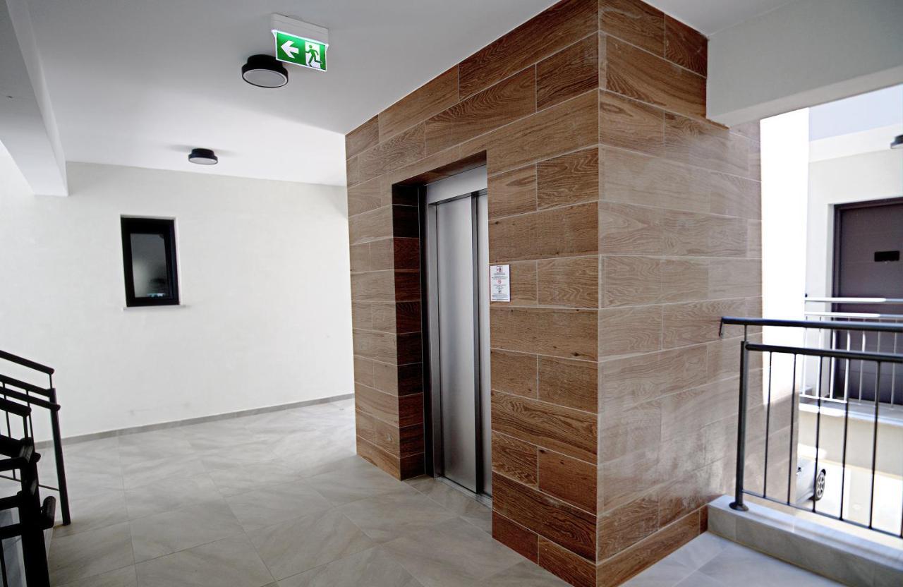 Golden Tree Apartment Paralimni Exterior foto