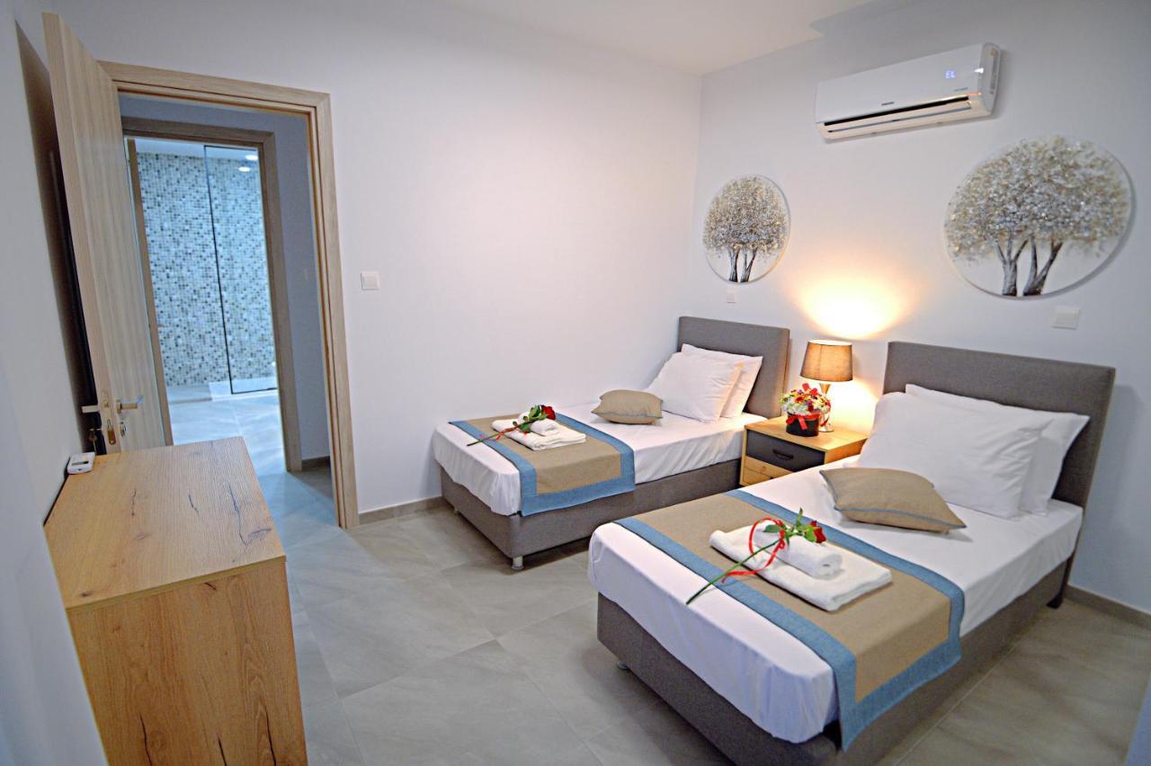 Golden Tree Apartment Paralimni Exterior foto