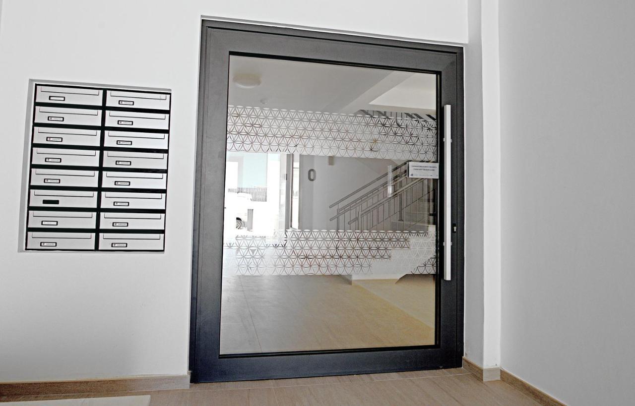 Golden Tree Apartment Paralimni Exterior foto
