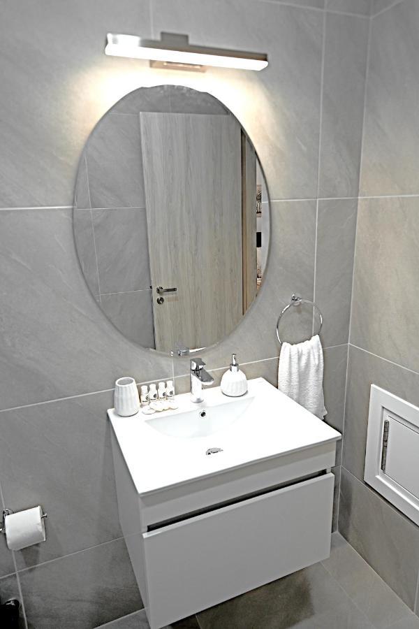 Golden Tree Apartment Paralimni Exterior foto