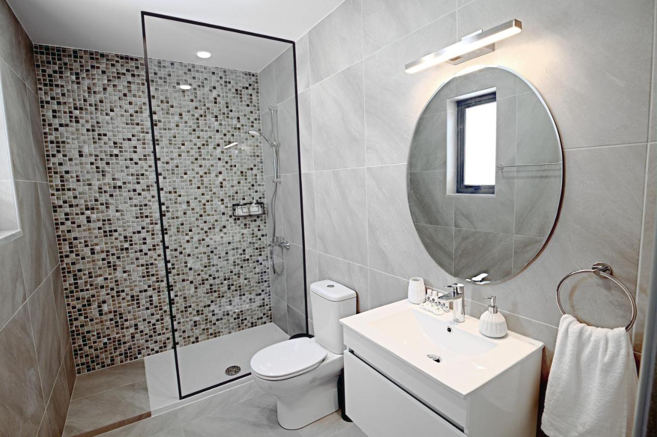 Golden Tree Apartment Paralimni Exterior foto