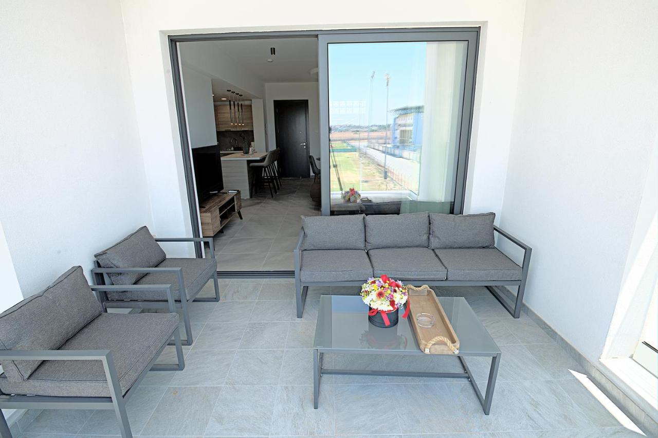 Golden Tree Apartment Paralimni Exterior foto